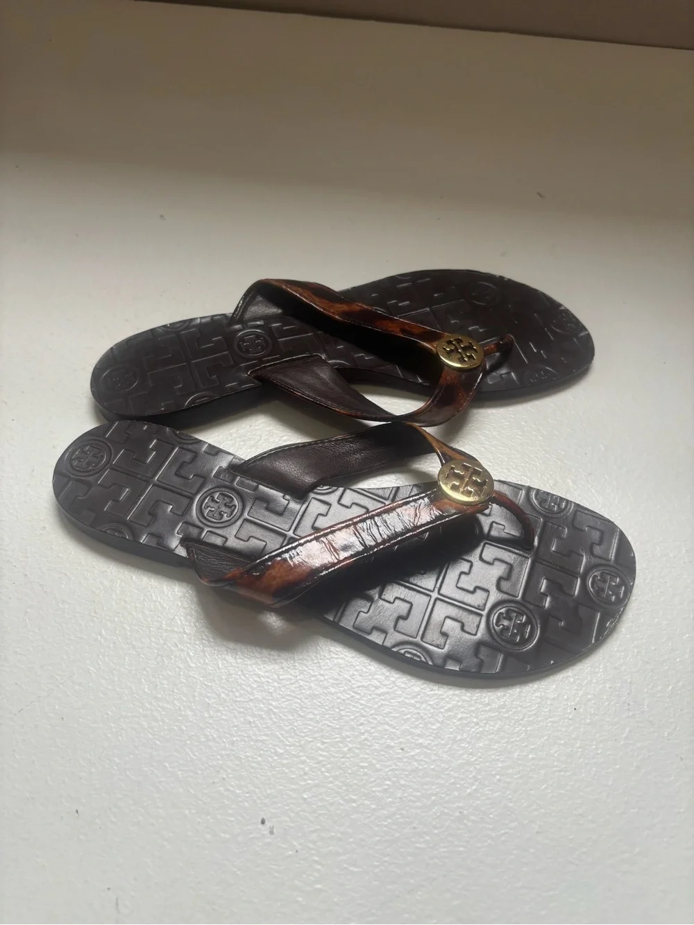 Tory Burch dark brown leather and animal-print flip-flop sandals Gold Logo 6
